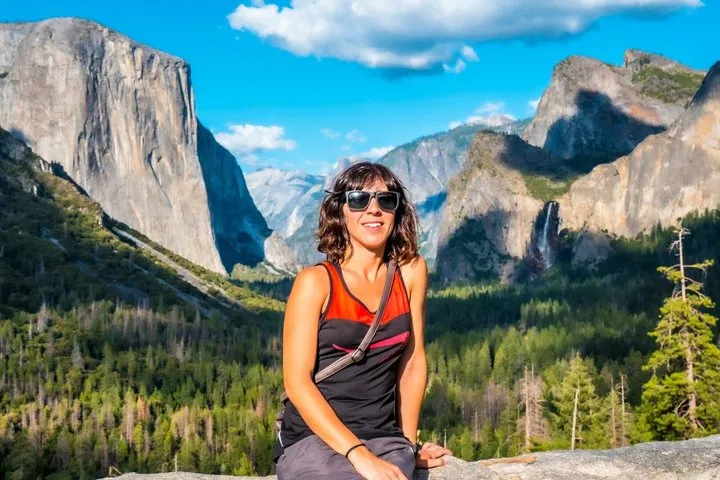Large coach, no hotel pickup on a Yosemite tour from San Francisco, California